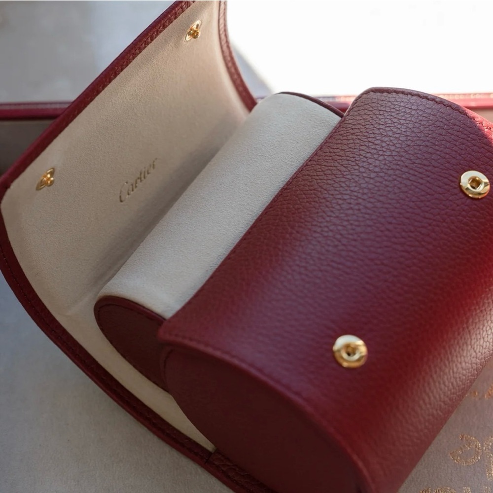 FASHION JEWEL BOX Red Calf Leather Oval Watch Case - Picture 3 of 6